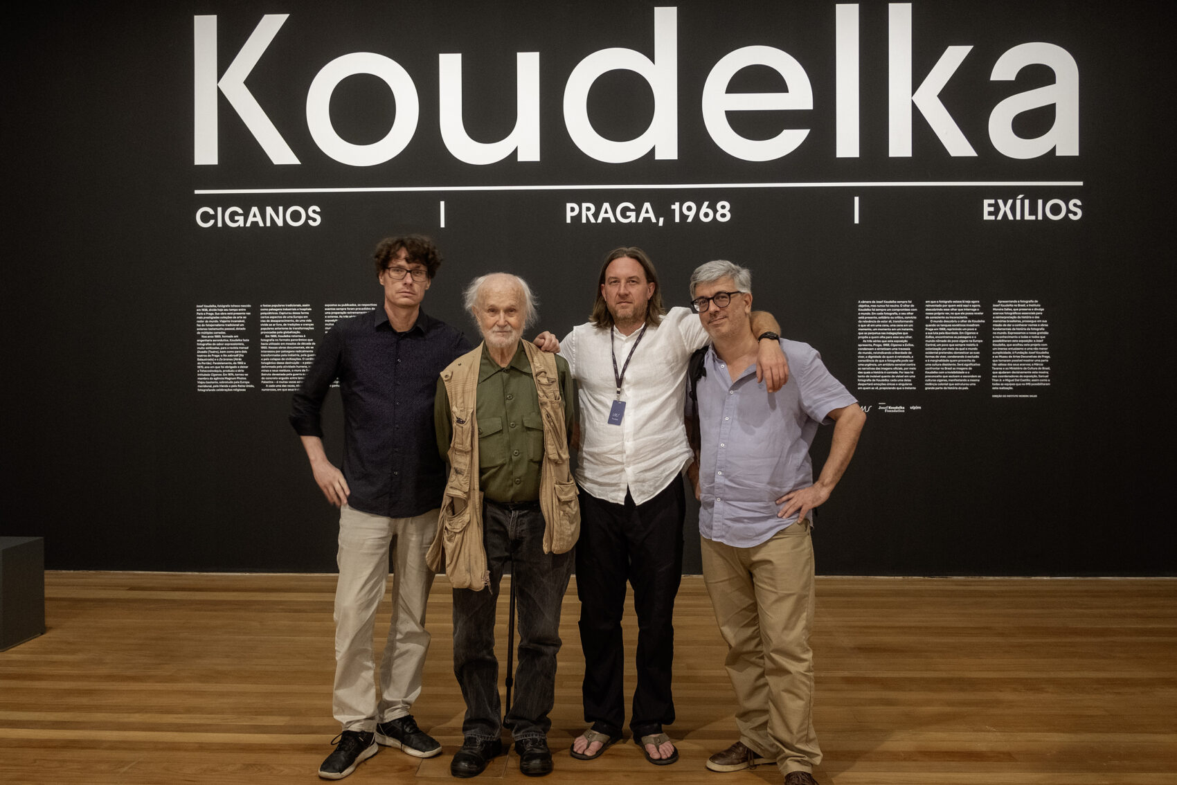 Josef Koudelka s kurátory v Brazílii