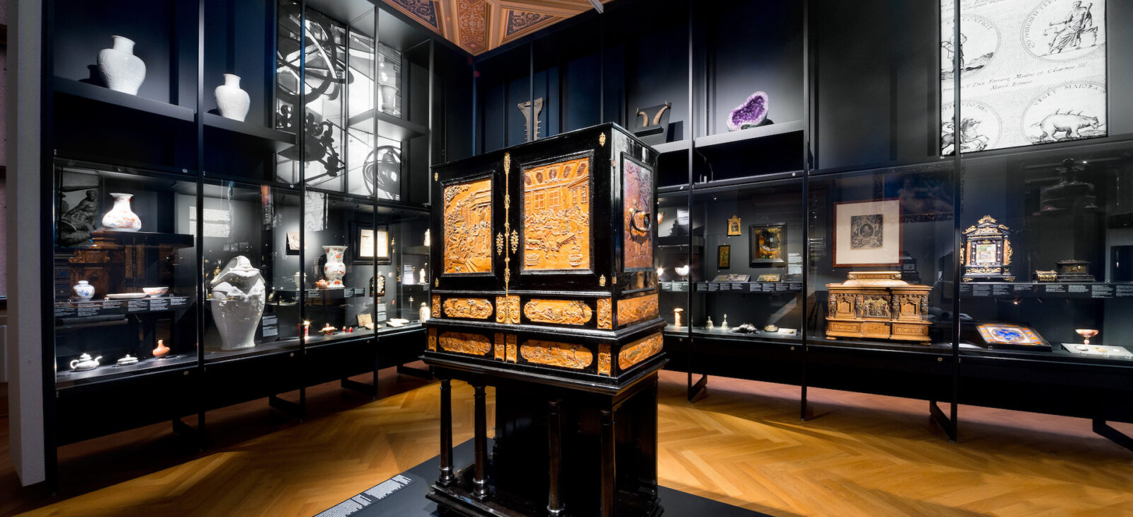 Home | The Museum of Decorative Arts in Prague